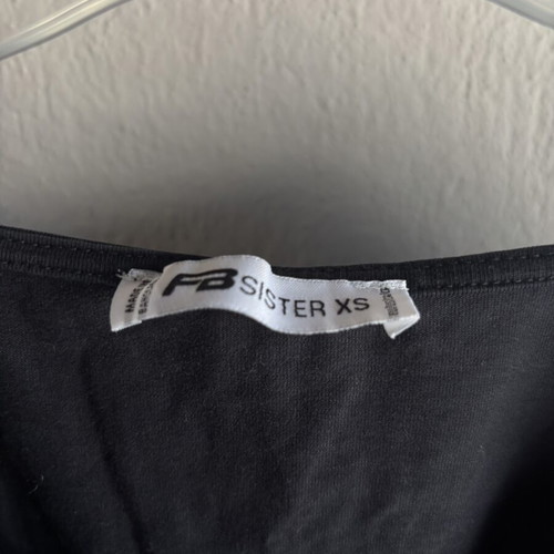 Black T-Shirt minimal fit like new, XS