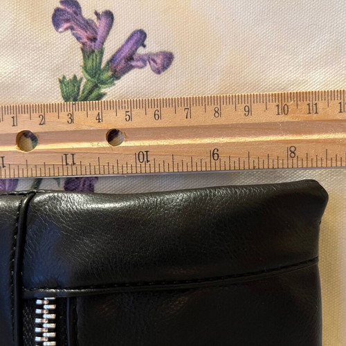 Sisley hand pouch new, black, synthetic leather