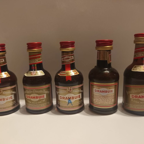 Drambuie liqueur miniatures, pack of 5, 50ml
