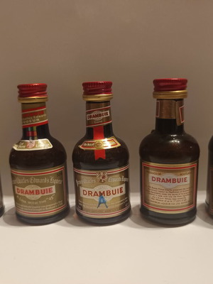 Drambuie liqueur miniatures, pack of 5, 50ml