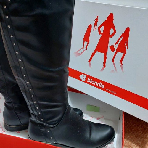 Black boots size 41 tall like new with low heel and warm lining