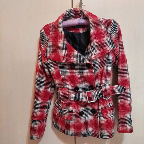 Women's red checkered coat like new, size S, brand Pumpkin