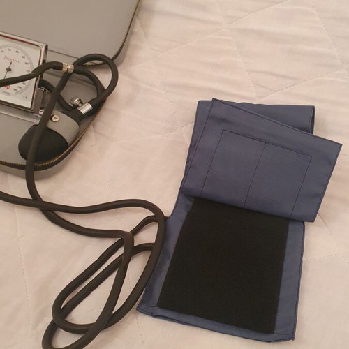 Medical sphygmomanometer used