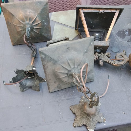 Set of 3 vintage outdoor lanterns with antique design