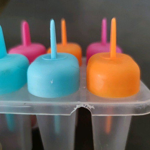 Set for granitas or popsicles used, with minor plastic damage