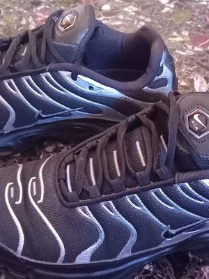 Nike TN sneakers like new, size 44, black and silver