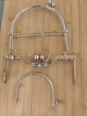 Metal bag frames set of 3, like new, vintage style with handle