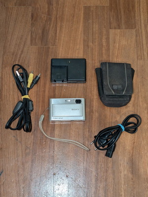 Sony Cybershot DSC T20 compact digital camera with accessories