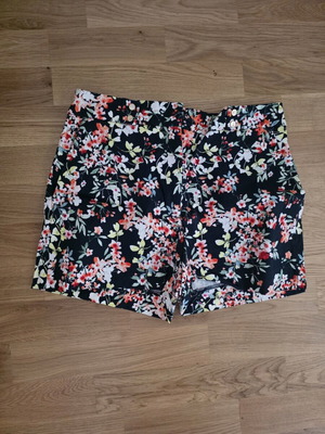 Zara shorts size M like new, 100% cotton, multicolor