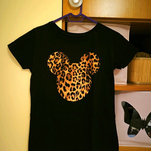 T-shirt with animal print Mickey new without tag