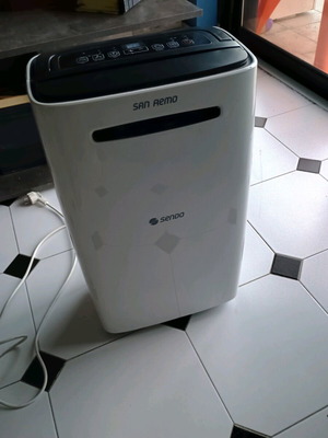 Sendo San Remo 20lt Dehumidifier like new, model SDH-20/YO1