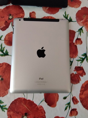 iPad 4 used in excellent condition