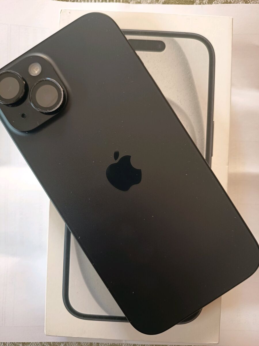 iPhone 15 128GB black like new - € 500,00 - Vendora.cy