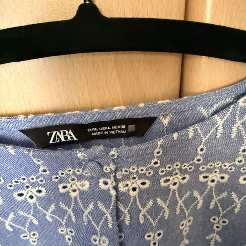 Zara crop shirt in perfect condition, white and blue, size L