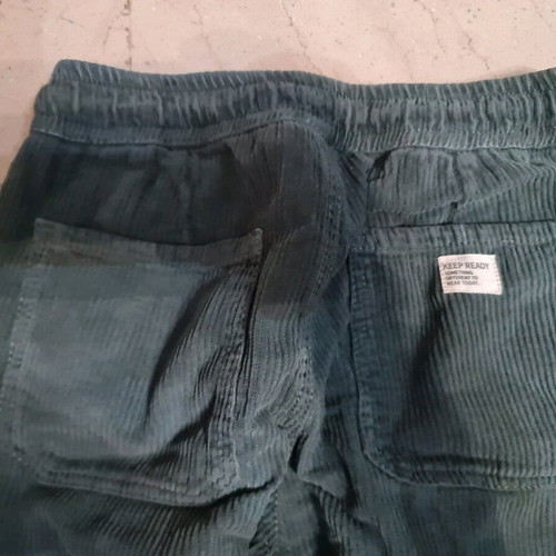 Zara corduroy kids pants used, size 10, olive color