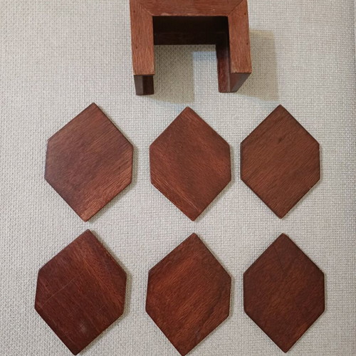 Wooden coaster set of 6 with holder like new