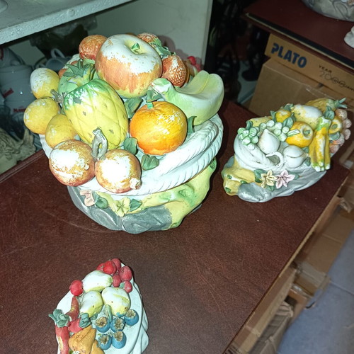 Decorative fruit set like new, porcelain or resin
