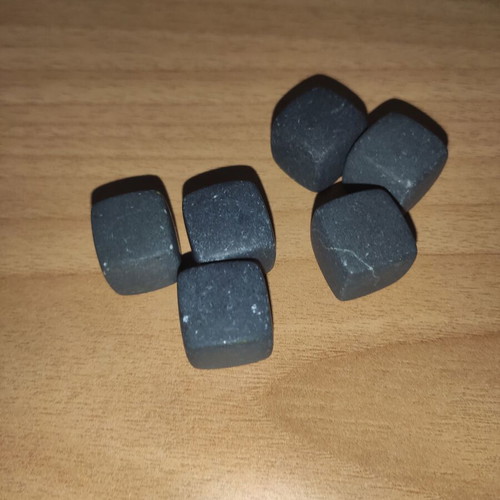 Reusable stone ice cubes for drinks, pack of 6, like new