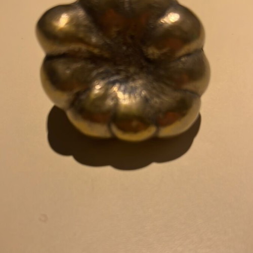 Brass paperweight garlic shape like new, 270 gr