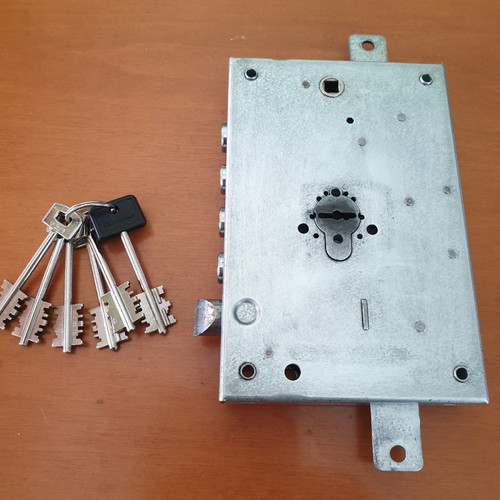 Securemme security lock used, with 5 keys, 2 pieces