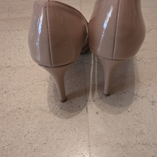 Voi & Noi nude patent leather pumps size 37