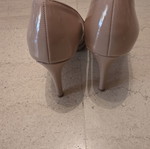Voi & Noi nude patent leather pumps size 37