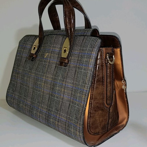 Axel plaid hand and shoulder bag like new