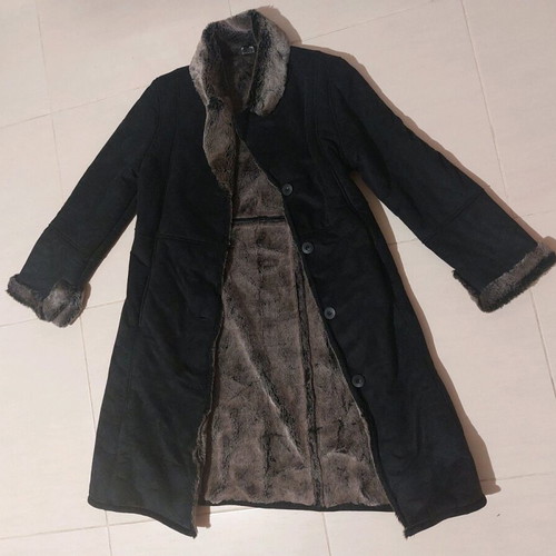 Castor coat new, size medium, black with synthetic fur