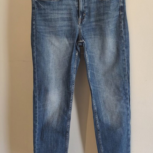 H&M women's girlfriend-fit jeans, size XS, blue