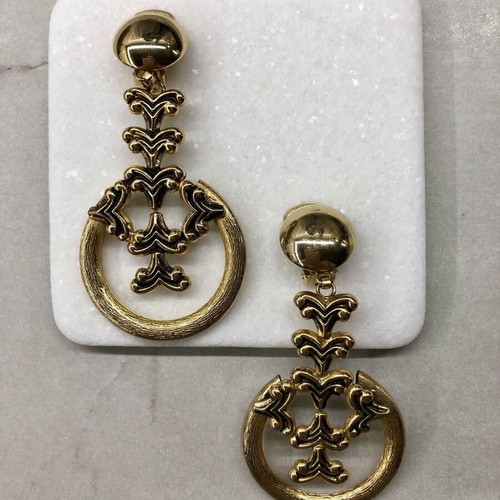 Vintage gold long clip-on earrings like new