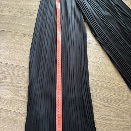 Calvin Klein pleated palazzo pants like new, size S-M, black and blue