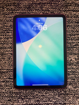 iPad 2025 A16 σαν καινούργιο με Apple Pencil και θήκη ροζ 128GB