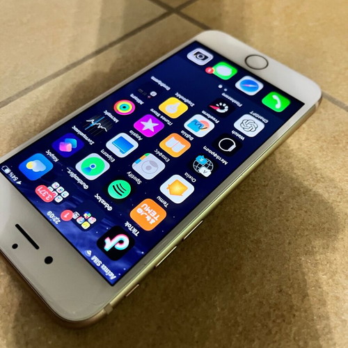 iPhone 8 64GB like new, beige, with 76% battery health