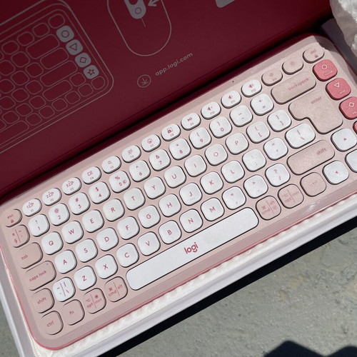 Logitech POP Icon Combo wireless keyboard and mouse like new, Rose Off-White