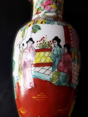 Κινέζικο διακοσμητικό βάζο hand-painted σαν καινούργιο, oriental vintage στυλ 21cm