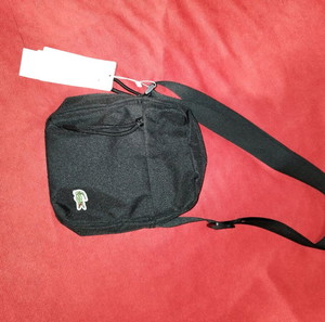 τσαντάκι Lacoste