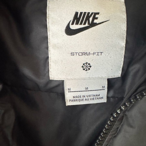 Nike Storm-FIT Windrunner PrimaLoft® men's jacket like new, size M, black