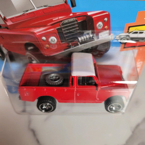 Hot Wheels Land Rover Series III Pickup red like new 2019