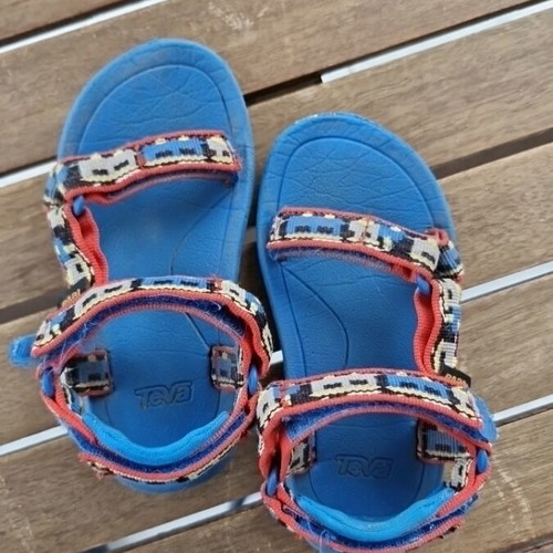 Teva kids sandals used, size 24-25, blue