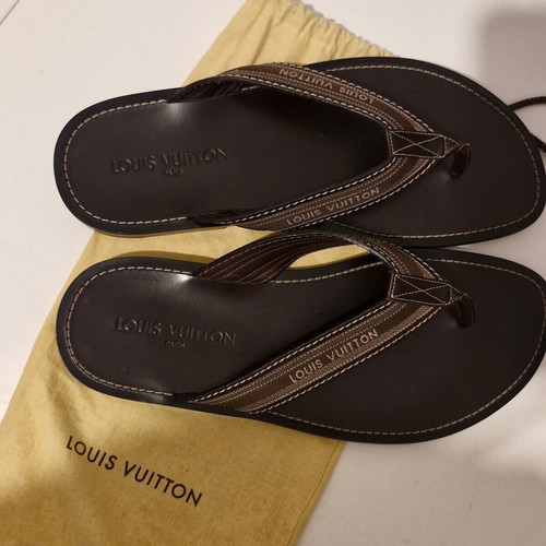 Louis Vuitton men's brown flip-flops – Size 43 – Unworn with box & case