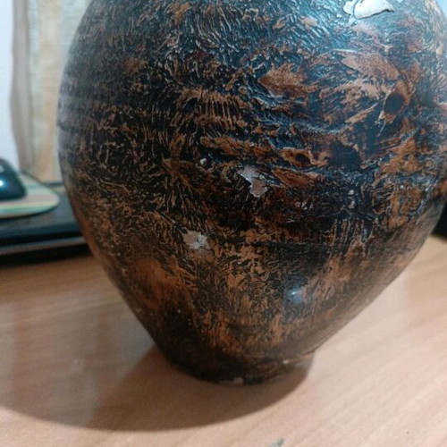 Decorative ceramic vase used with Ikaros motif