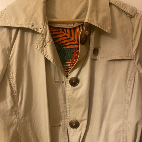 Beige trench coat with sleeveless vest like new 2 in 1