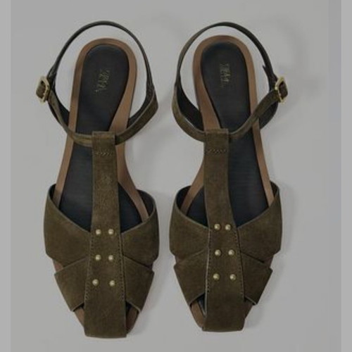 Zara flat sandals like new, suede oil