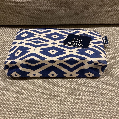 AQVA SUMMER CLUTCH / TOILETRY BAG