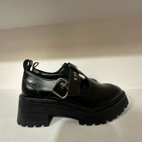 Zara women's shoe new, black, lug sole, size 37
