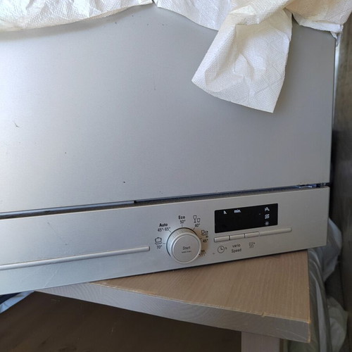 Siemens iQ300 SK26E822EU Compact Dishwasher like new, inox
