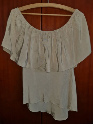 Zara off-the-shoulder blouse with ruffles like new, beige