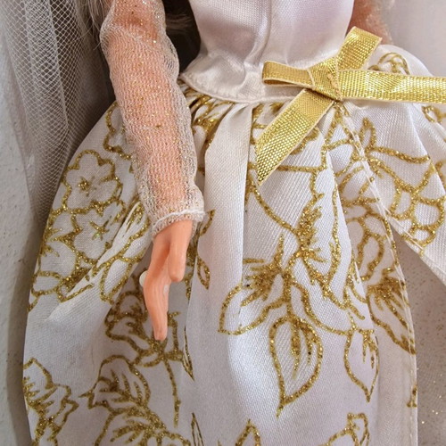 Barbie 1998 used, beautiful bride