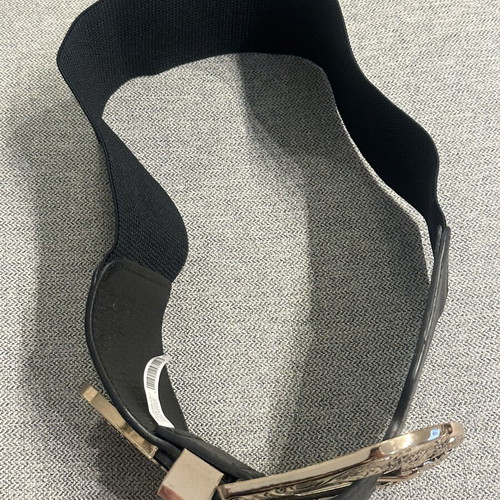 Elastic belt with large gold buckle like new, adjustable size 70