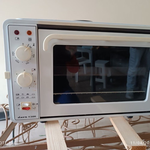 Davo K3500 Oven with Two Burners Like New